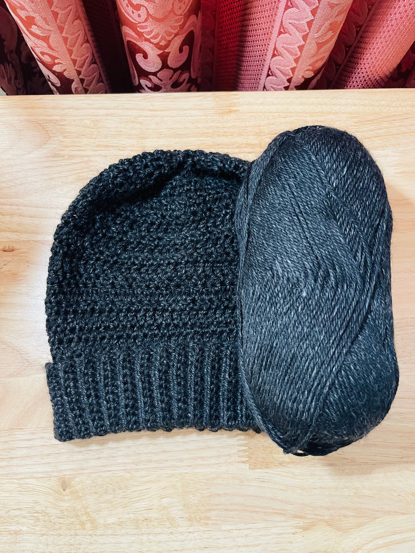 crochet women beanie, detachable pom pom, circumference 22" washable and tumble dry