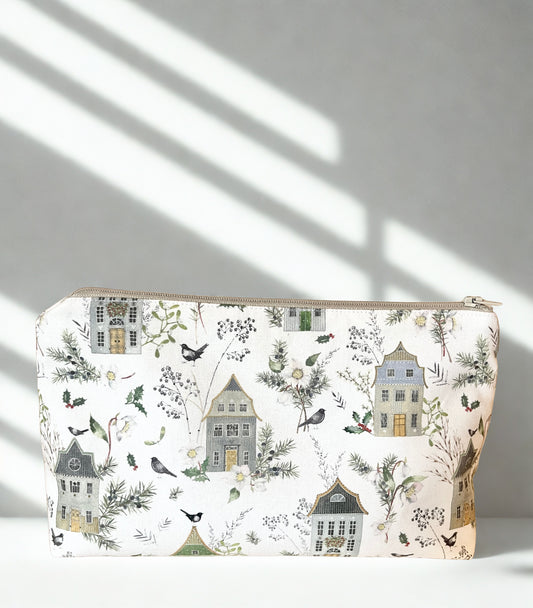 Wintergreen Zipper Pouch: 100% Cotton, Long Bottom
