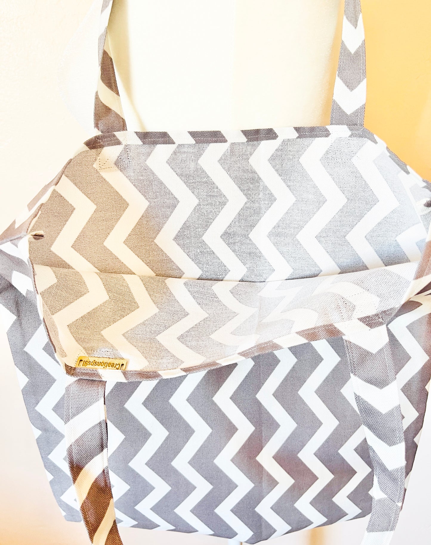 Chevron Print Tote Bag: 100%Cotton Canvas