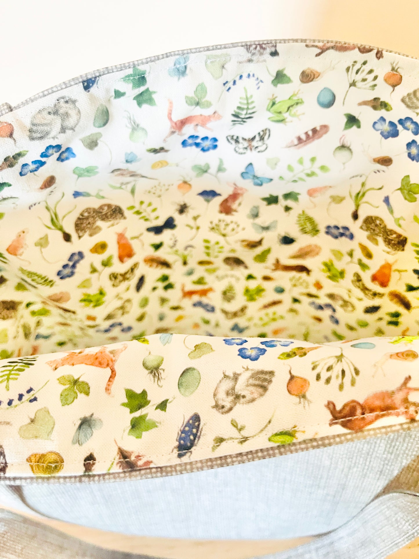 Linen Look Tote Bag: Wild Animal Print Liner